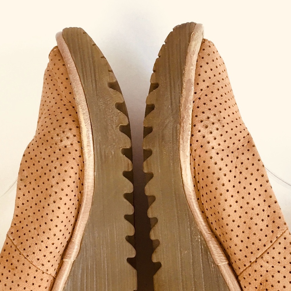 'FLY LONDON Yala' Perforated Leather Sandal Size 39 (US 8 - 8.5) - Picture 12 of 13